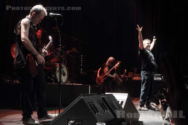 JELLO BIAFRA AND THE GUANTANAMO SCHOOL OF MEDECINE - 2014-04-23 - PARIS - CentQuatre - Salle 400 - 